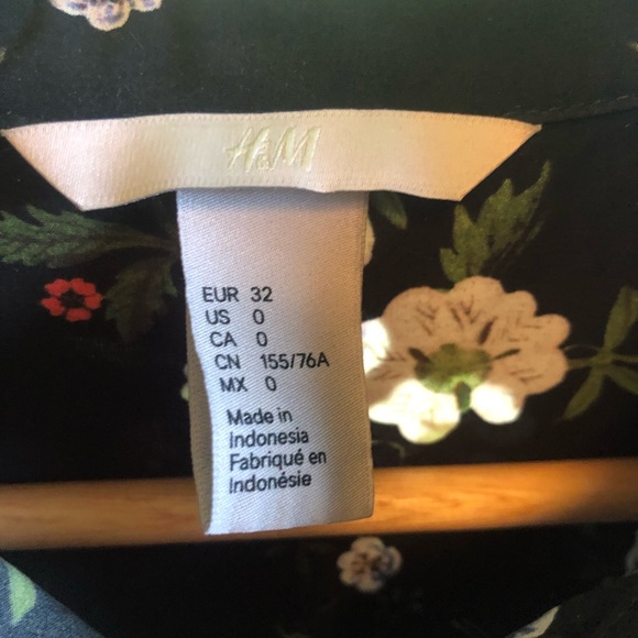 H&M Button Down - Picture 2 of 9